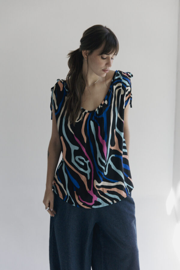 Musculosa Pakis